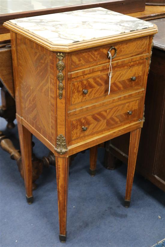An Edwardian satinwood bedside cabinet W43cm